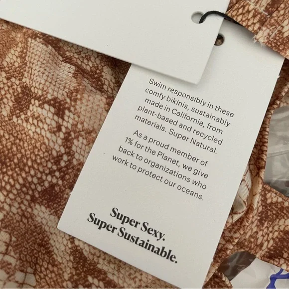 Vitamin A Remy Rash Guard - Picture 6 of 7